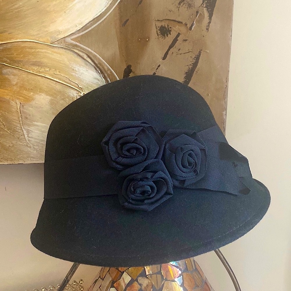 August, Black (100%) Wool, Bucket Style Hat.